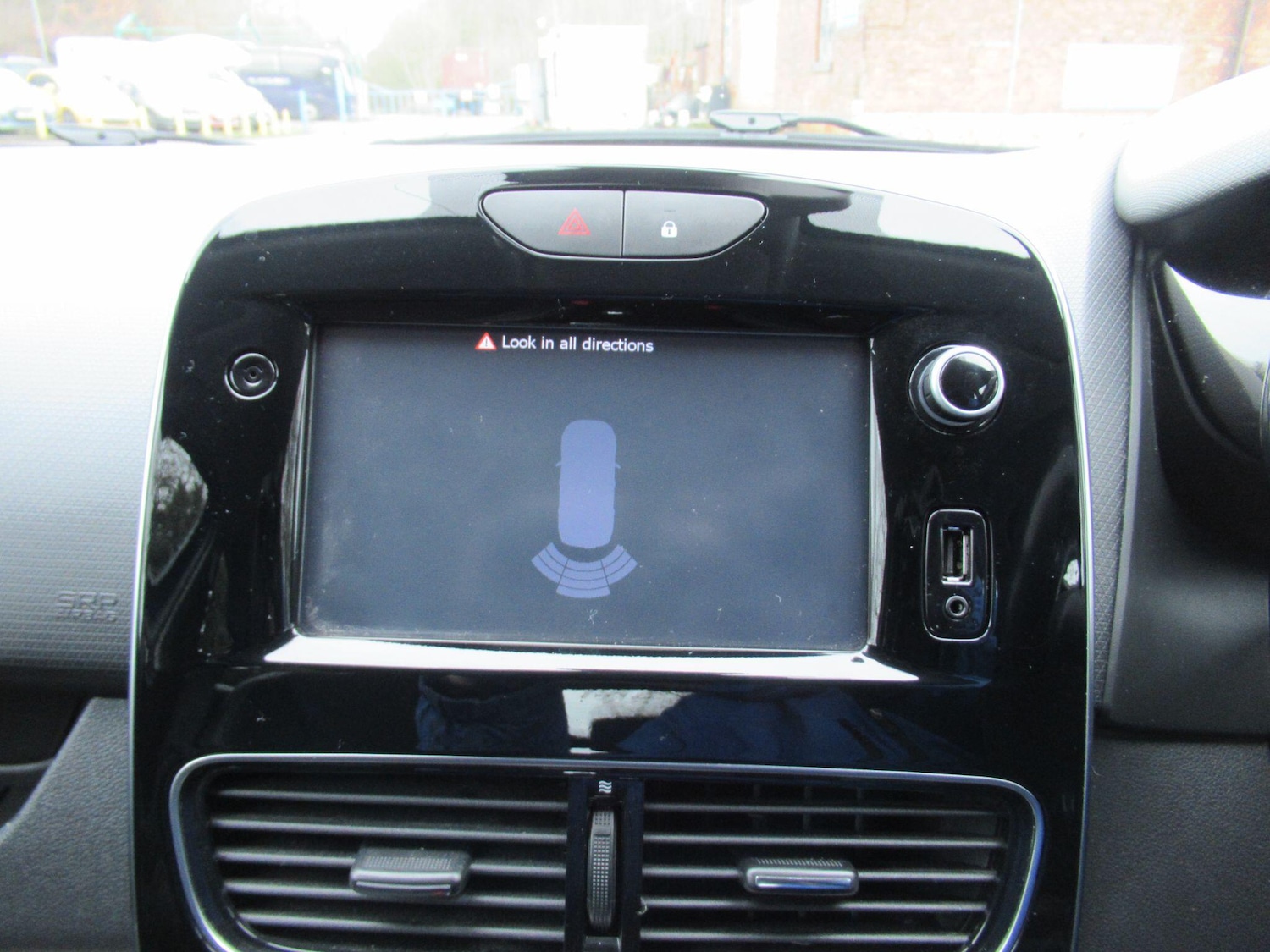 Used Renault Clio for sale - 77852774: Photo 31