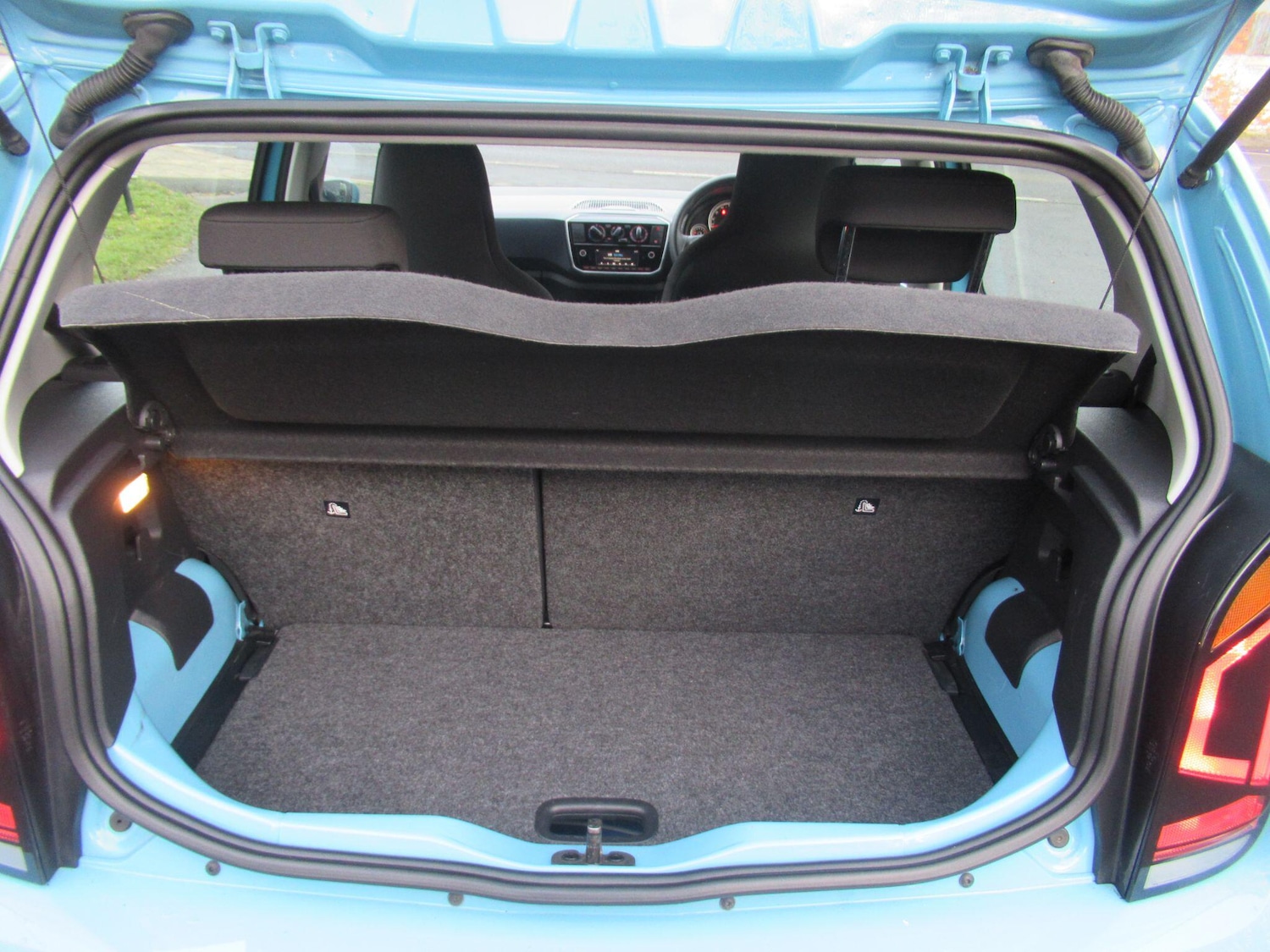 Used Volkswagen up! 2017 for sale - 77344074: Photo 17