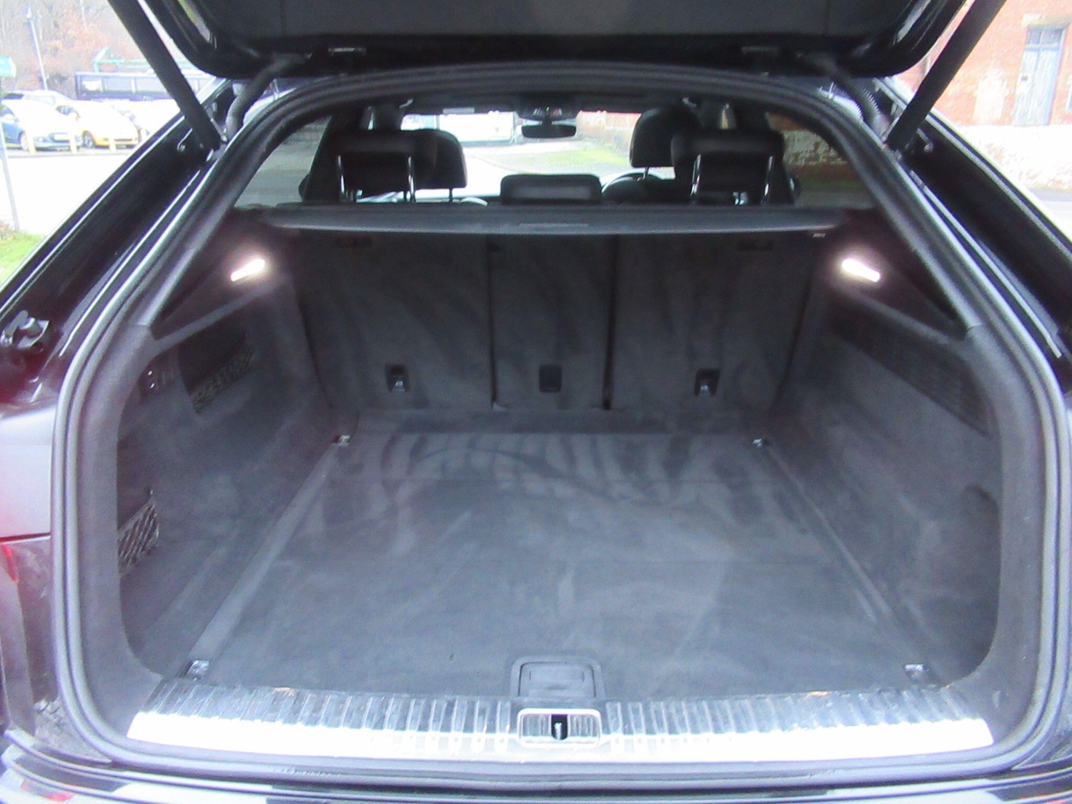 Used Audi Q8 for sale - 77330444: Photo 31