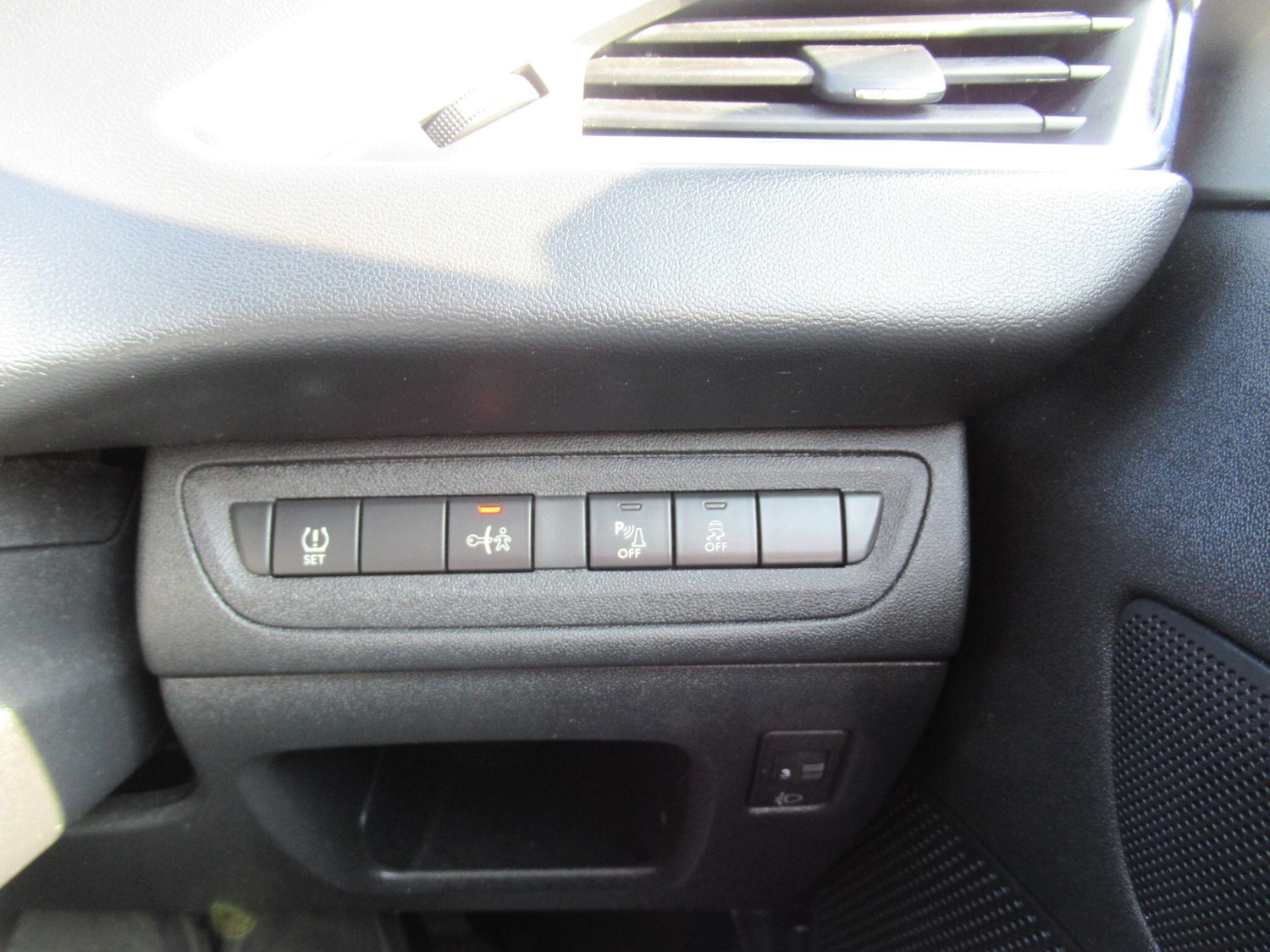 Used Peugeot 208 for sale - 77769757: Photo 32