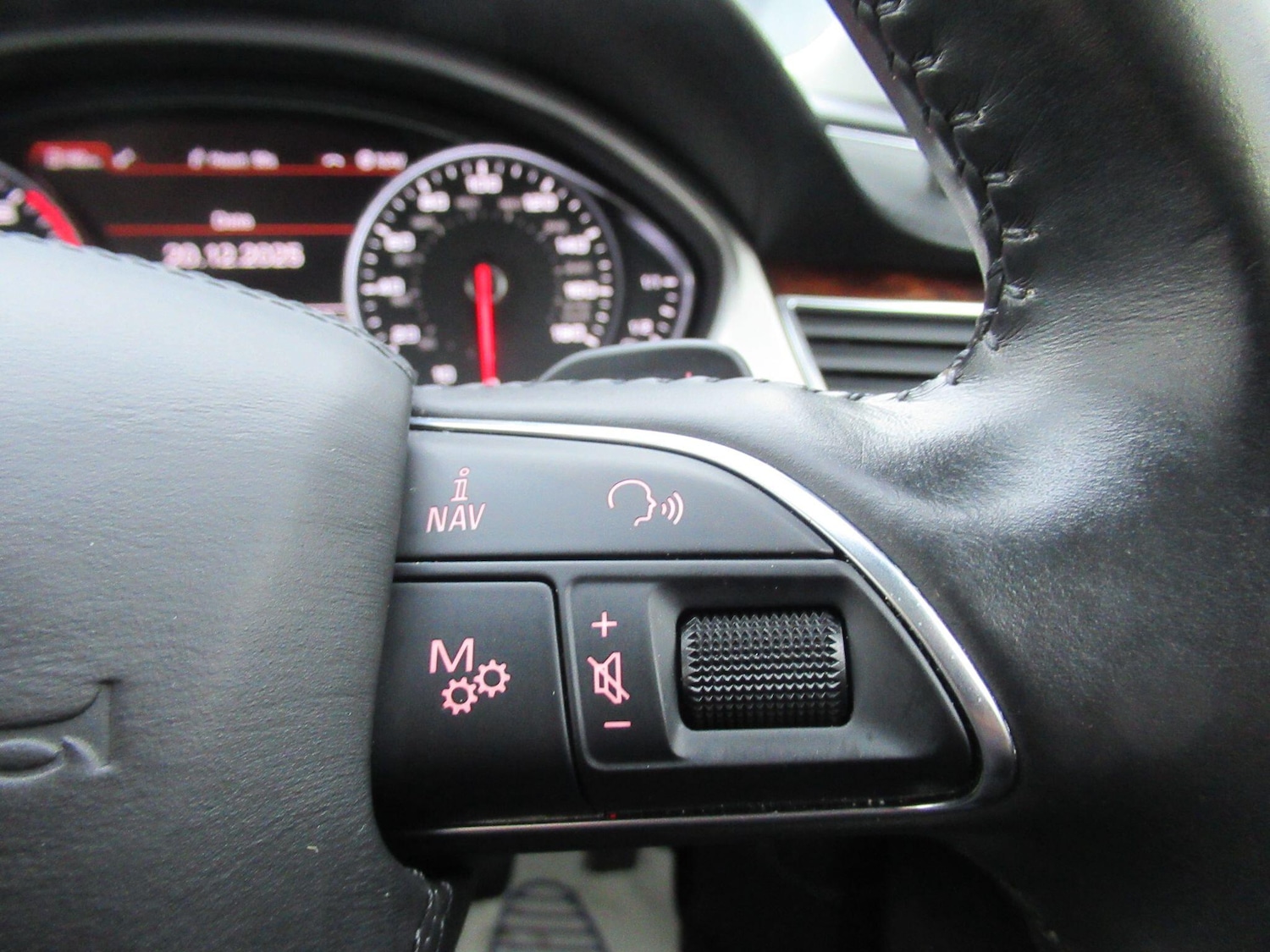 Used Audi A8 2013 for sale - 76965513: Photo 18