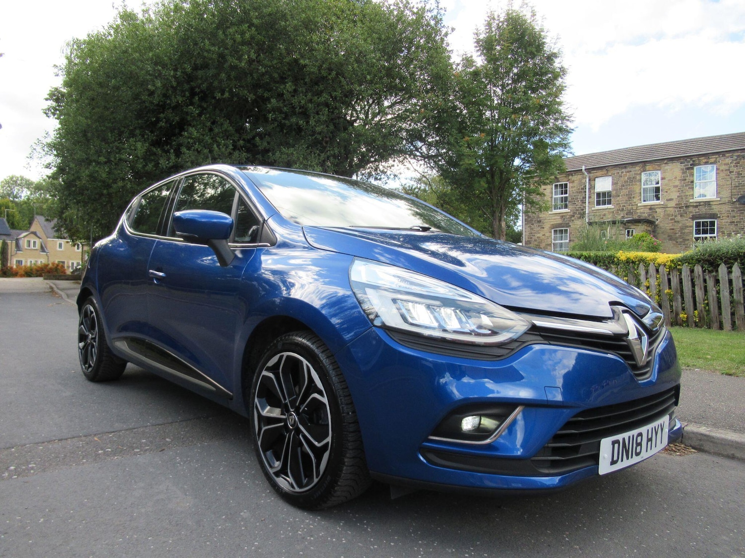 Used Renault Clio 2018 for sale - 75782340: Photo 2