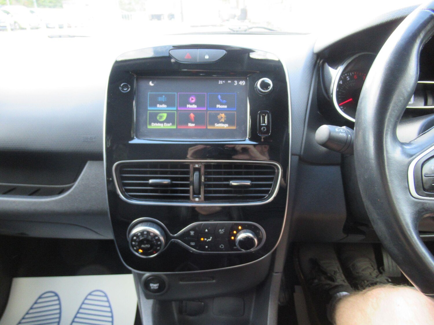 Used Renault Clio 2018 for sale - 75782340: Photo 26