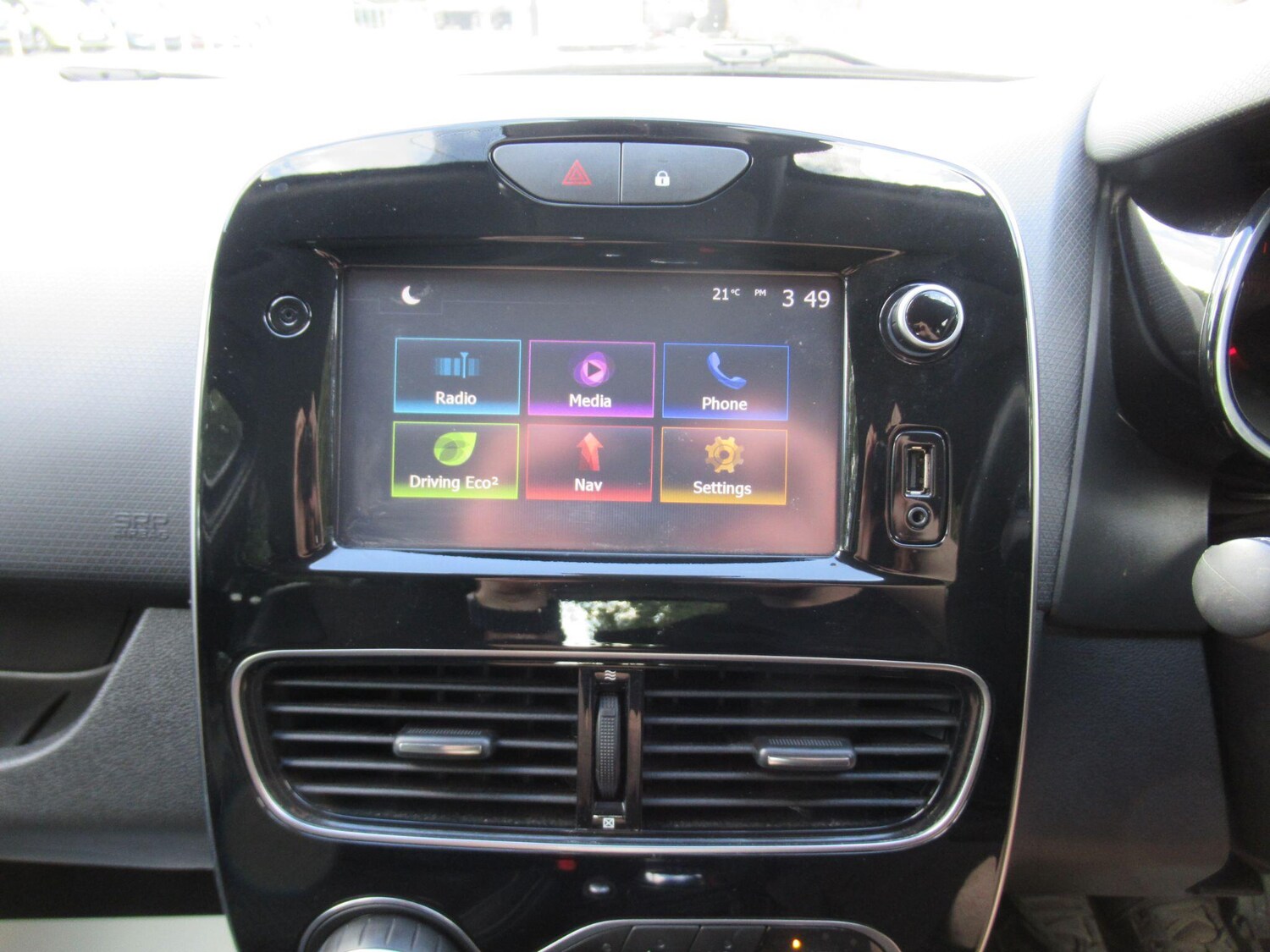 Used Renault Clio 2018 for sale - 75782340: Photo 27