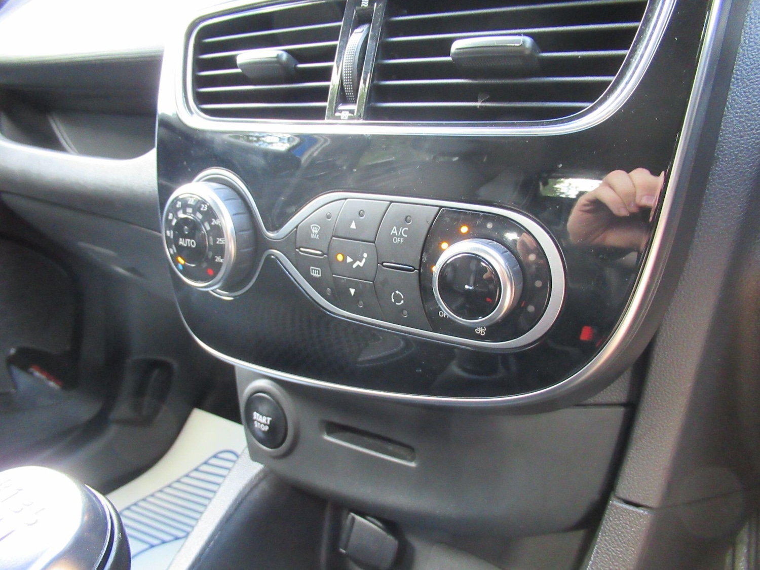Used Renault Clio 2018 for sale - 75782340: Photo 30