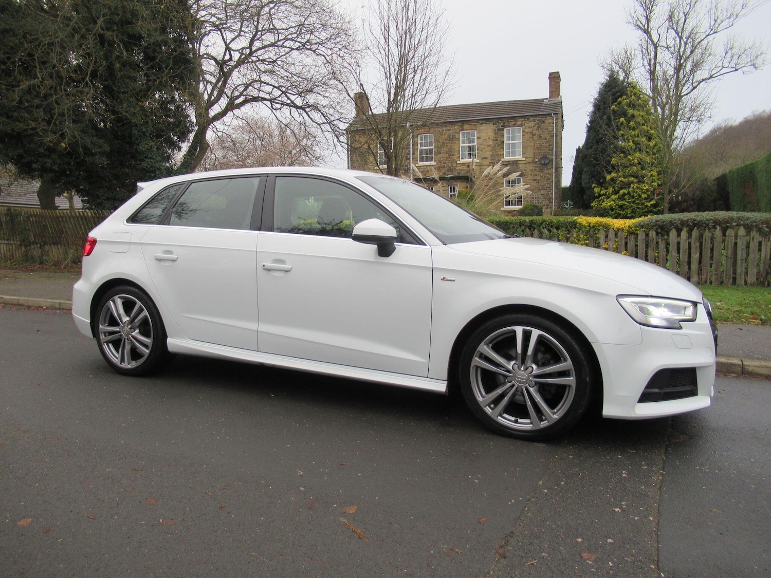 Used Audi A3 for sale - 77330998: Photo 2