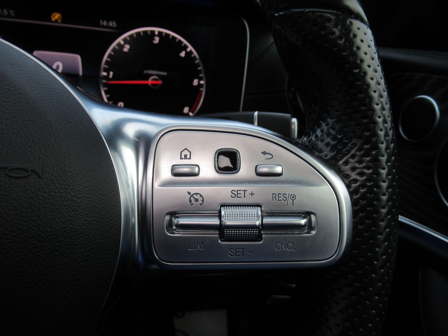 Used Mercedes-Benz E Class 2018 for sale - 76839340: Photo 30