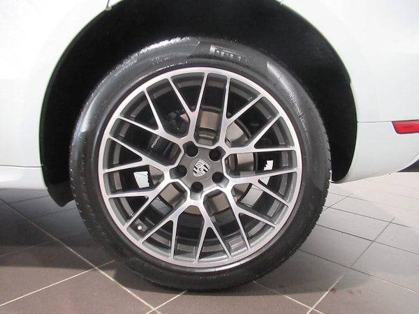 Used Porsche Macan 2018 for sale - 75477820: Photo 15