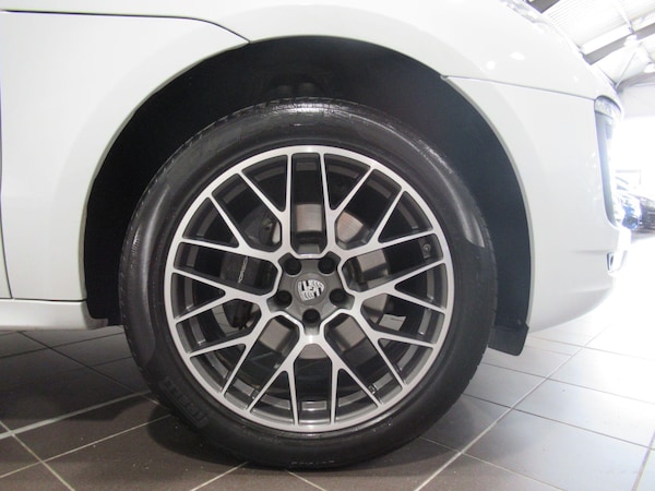 Used Porsche Macan 2018 for sale - 75477820: Photo 17