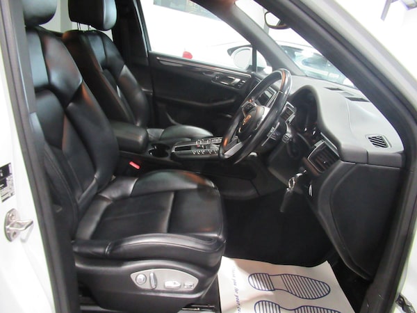 Used Porsche Macan 2018 for sale - 75477820: Photo 31