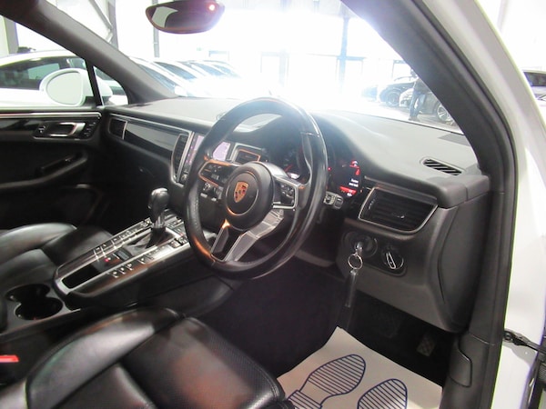 Used Porsche Macan 2018 for sale - 75477820: Photo 32
