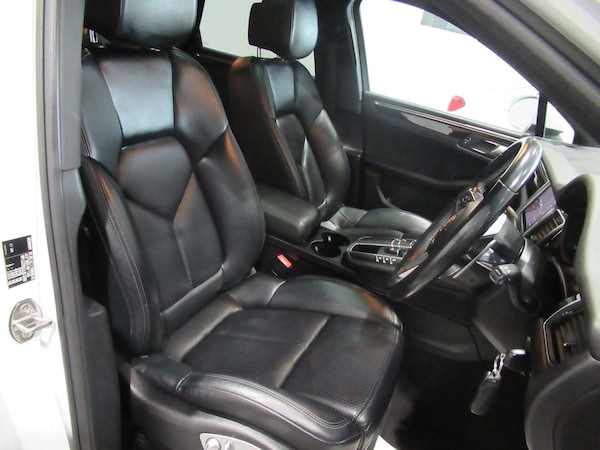 Used Porsche Macan 2018 for sale - 75477820: Photo 33