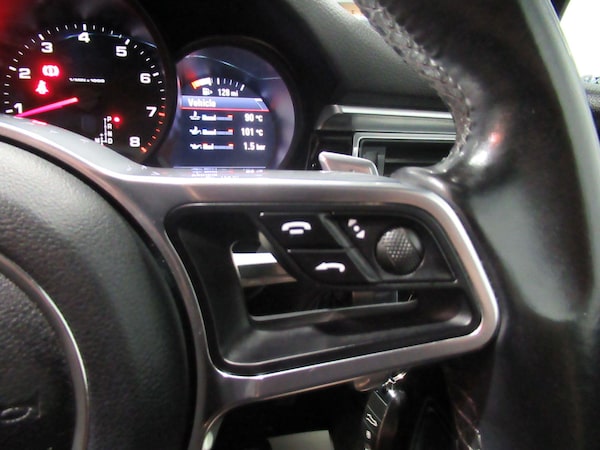 Used Porsche Macan 2018 for sale - 75477820: Photo 38