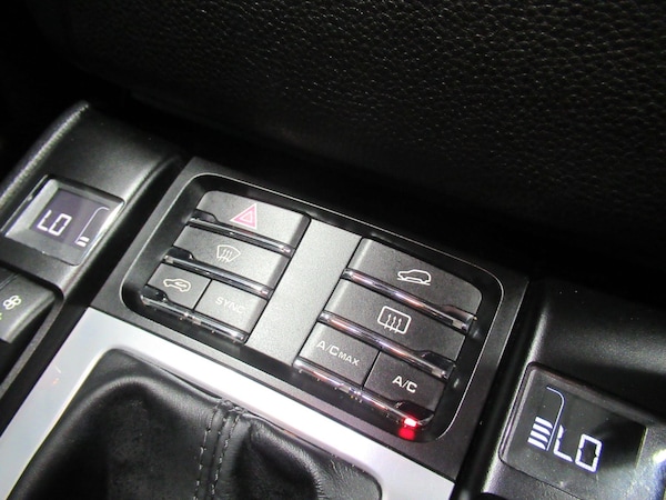Used Porsche Macan 2018 for sale - 75477820: Photo 48
