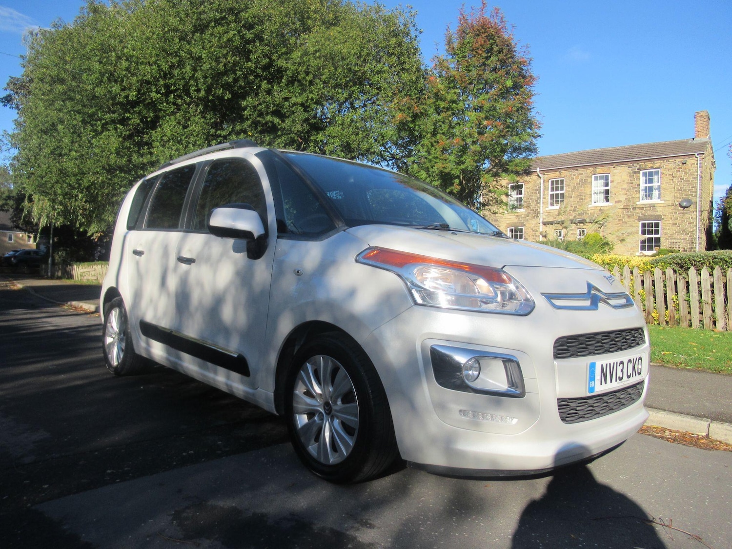 Used Citroen C3 Picasso 2013 for sale - 76042584: Photo 2