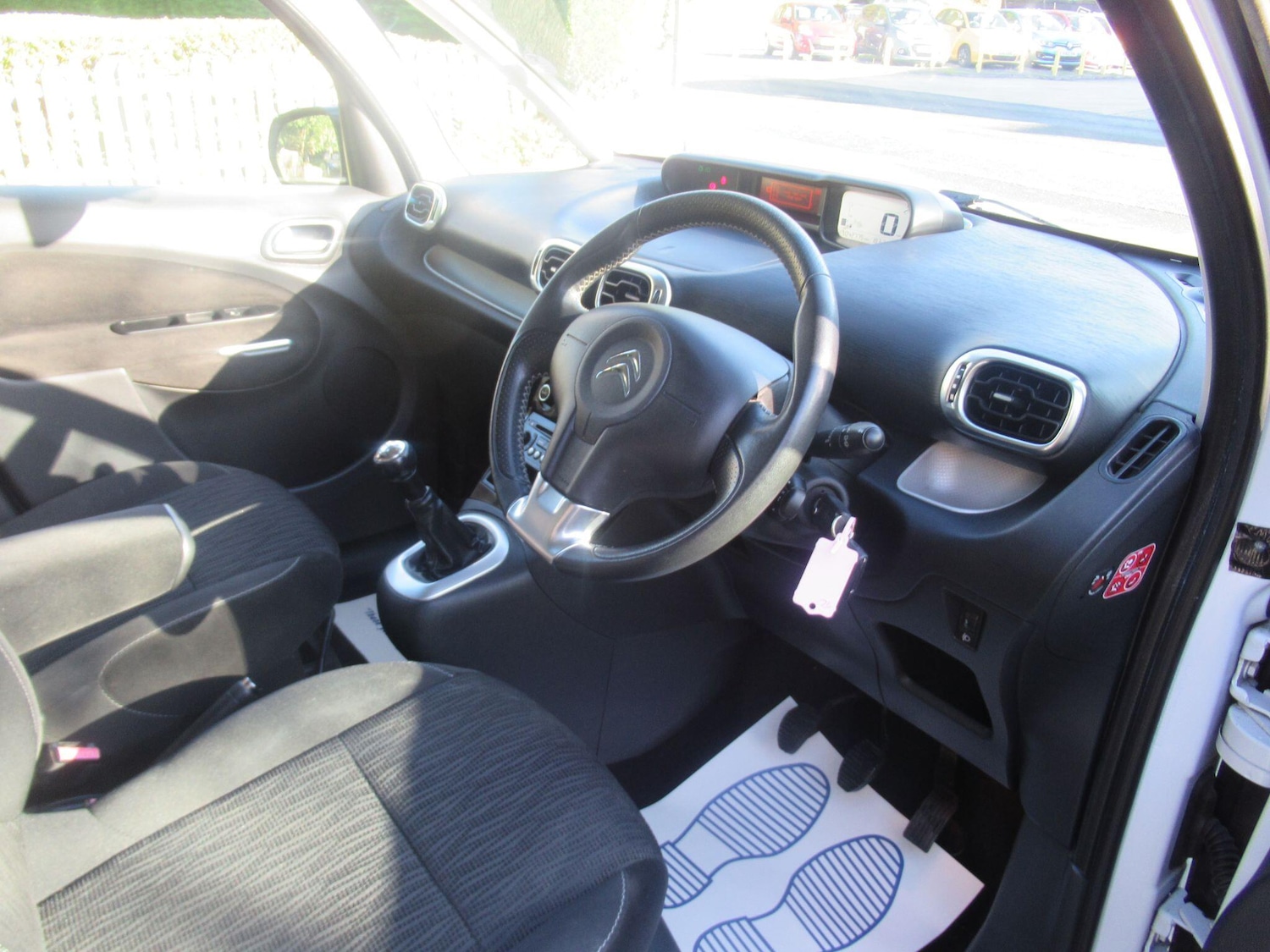Used Citroen C3 Picasso 2013 for sale - 76042584: Photo 22