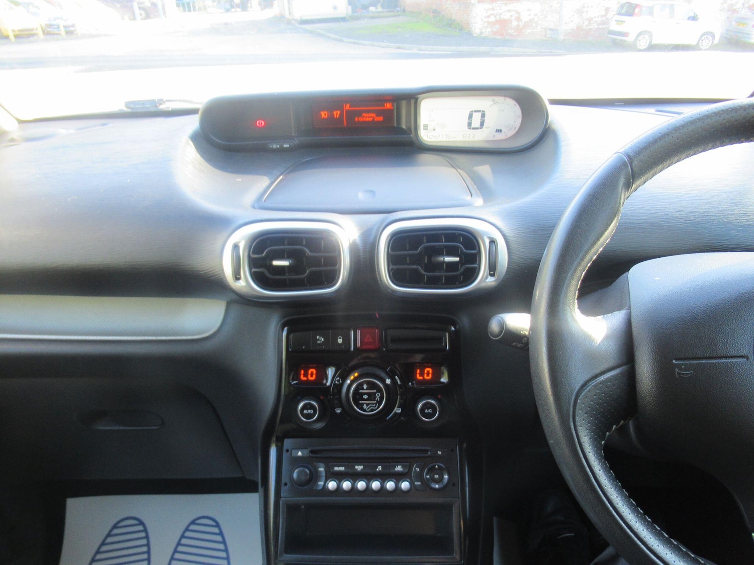 Used Citroen C3 Picasso 2013 for sale - 76042584: Photo 26