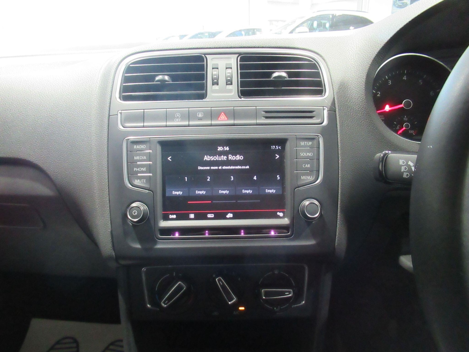 Used Volkswagen Polo 2014 for sale - 76123088: Photo 31