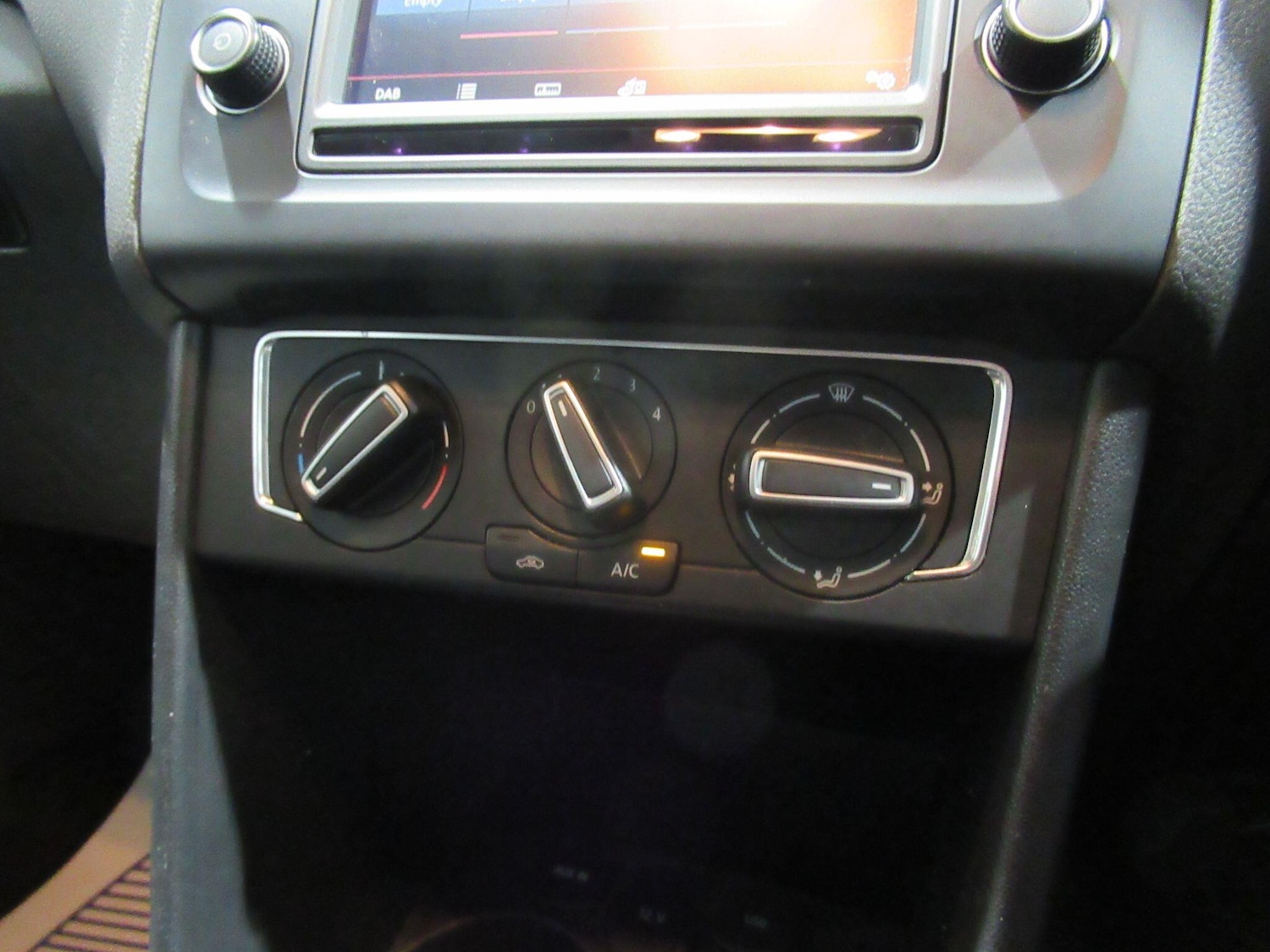 Used Volkswagen Polo 2014 for sale - 76123088: Photo 33