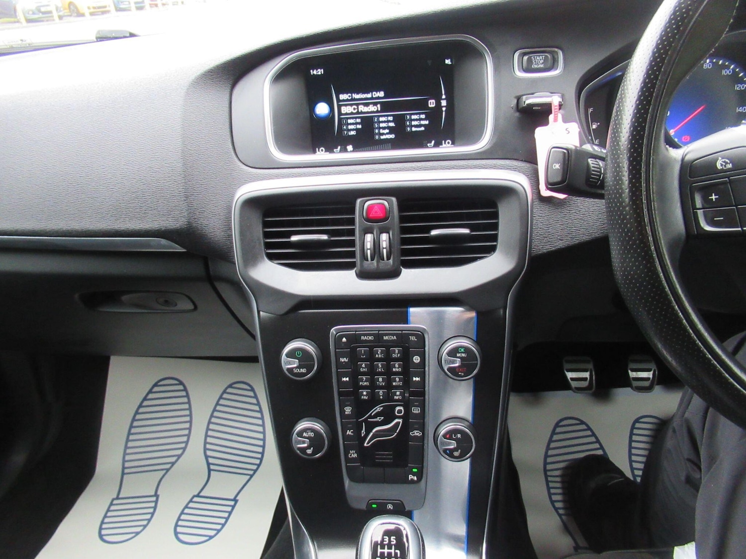 Used Volvo V40 2015 for sale - 77958496: Photo 29