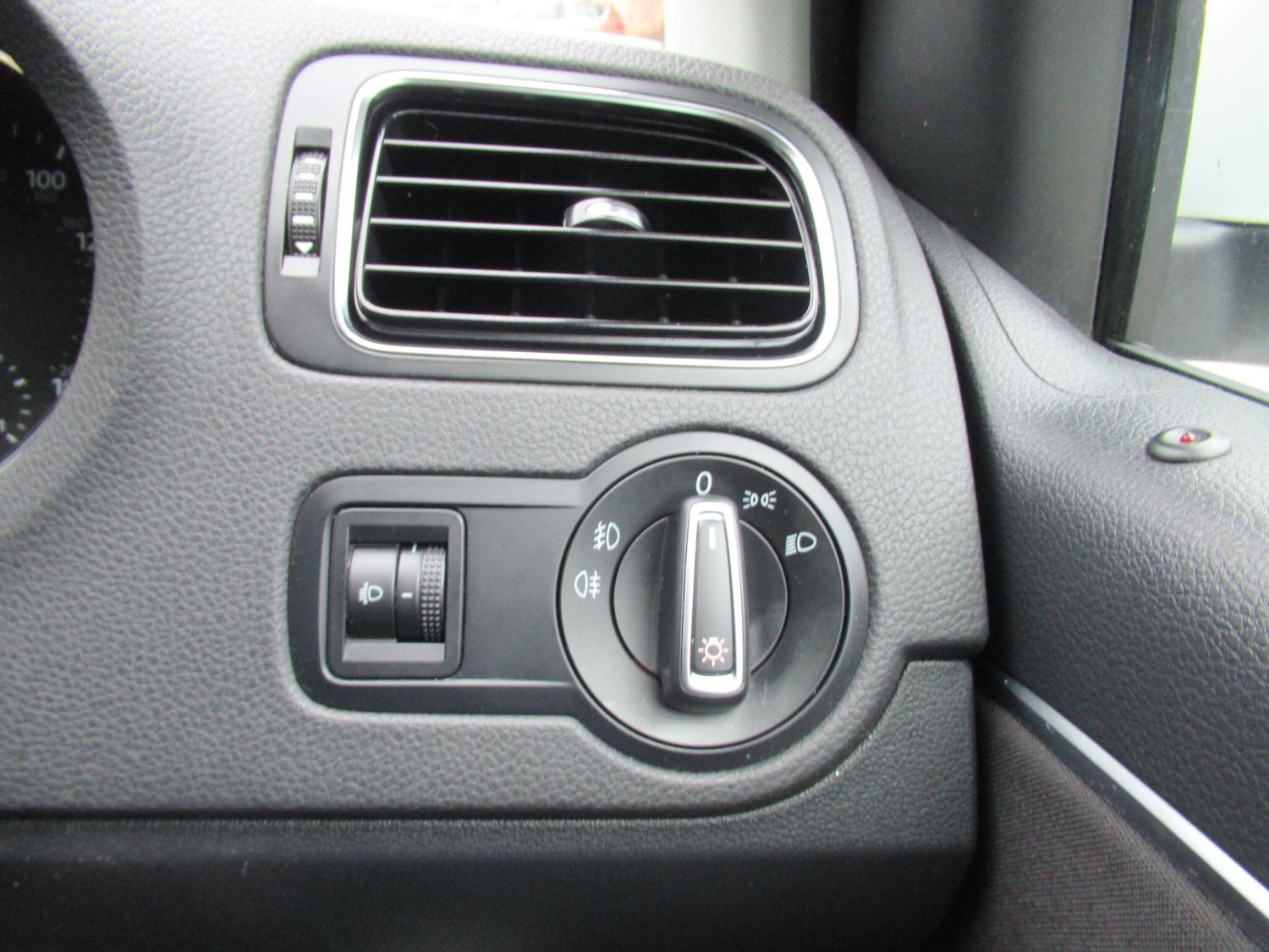 Used Volkswagen Polo for sale - 77958335: Photo 27