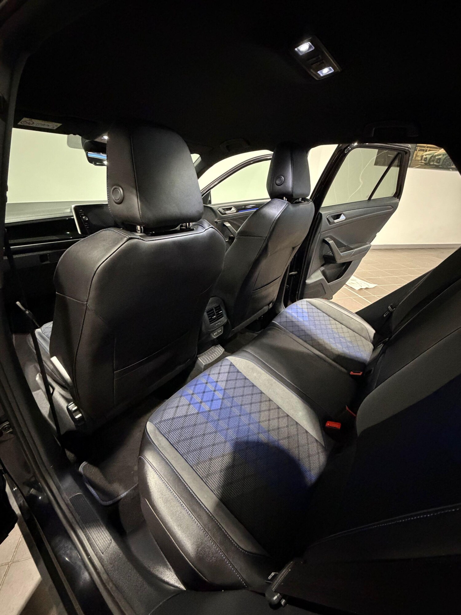 Used Volkswagen T-Roc 2023 for sale - 77560002: Photo 14