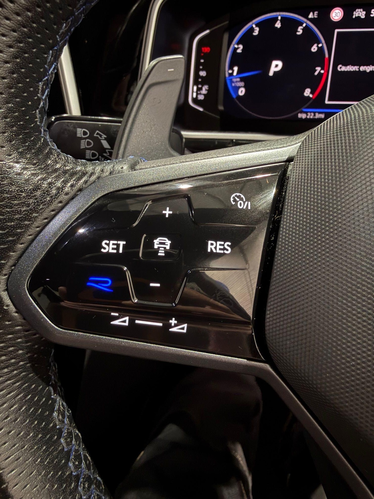 Used Volkswagen T-Roc 2023 for sale - 77560002: Photo 16