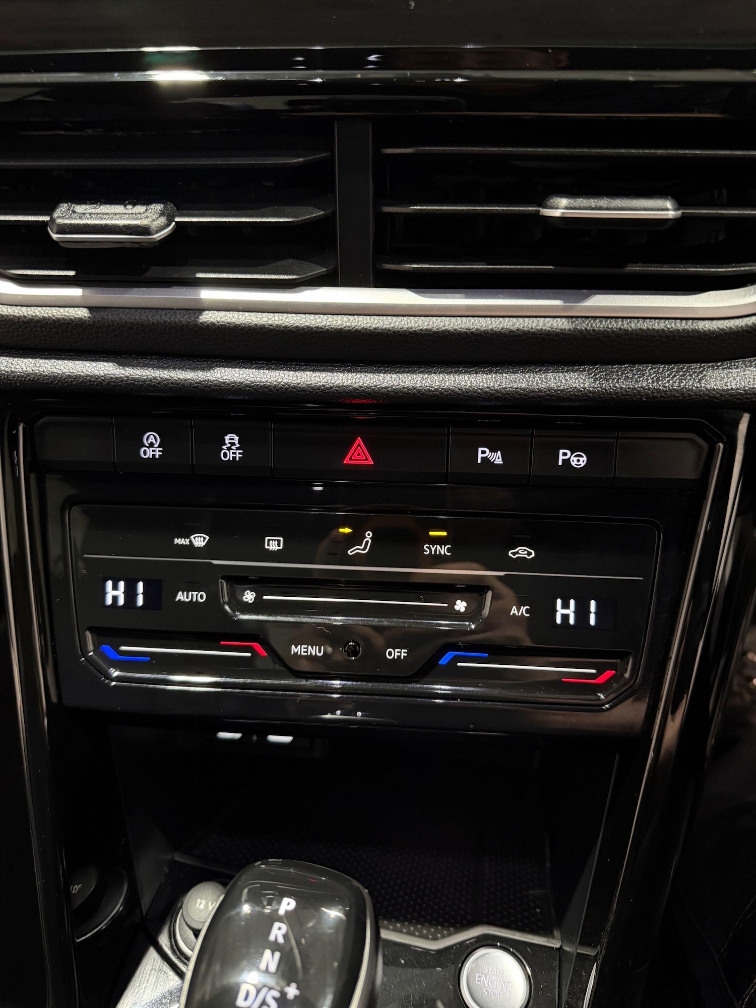 Used Volkswagen T-Roc 2023 for sale - 77560002: Photo 35