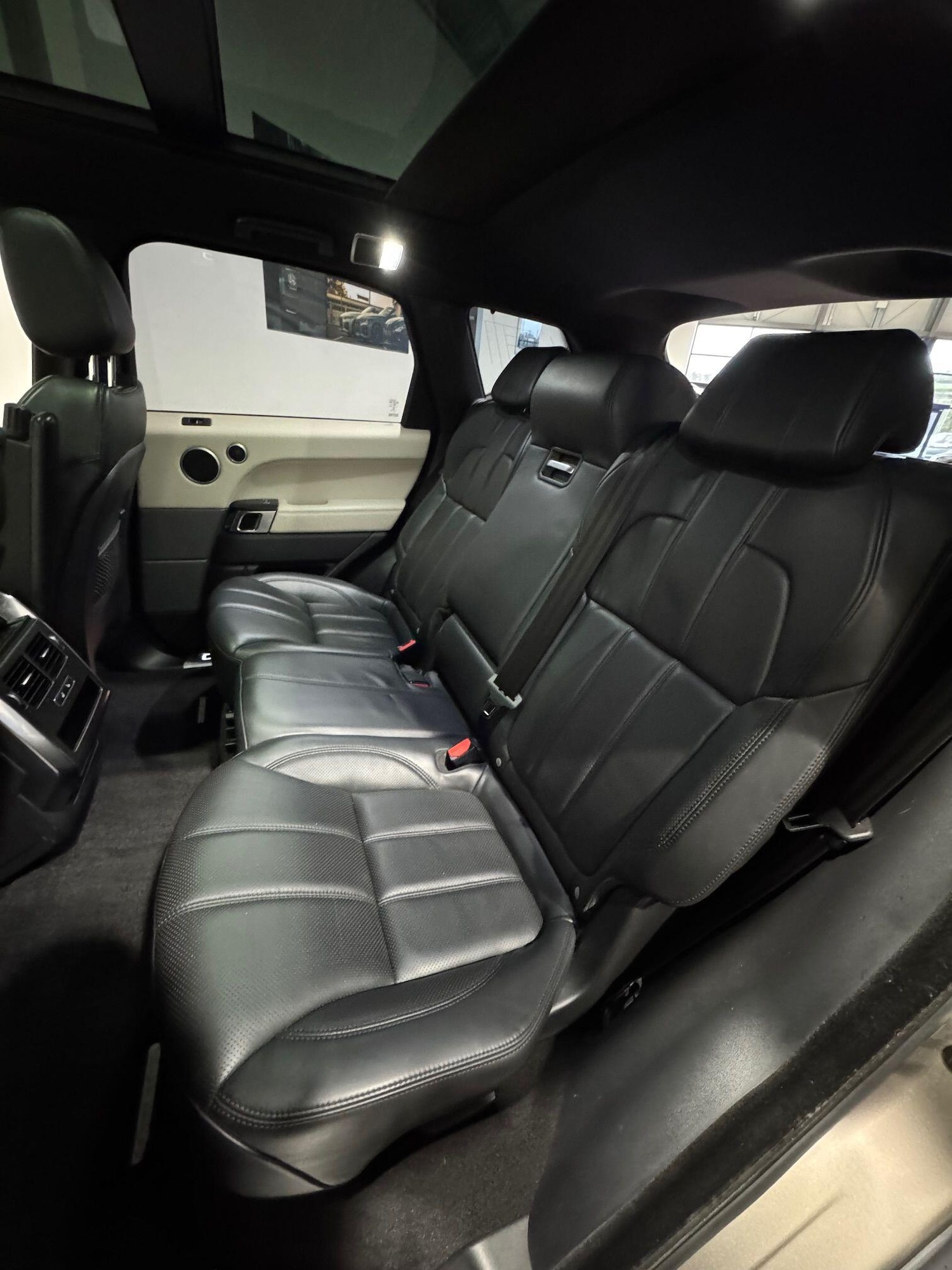 Used Land Rover Range Rover Sport 2017 for sale - 76865660: Photo 15