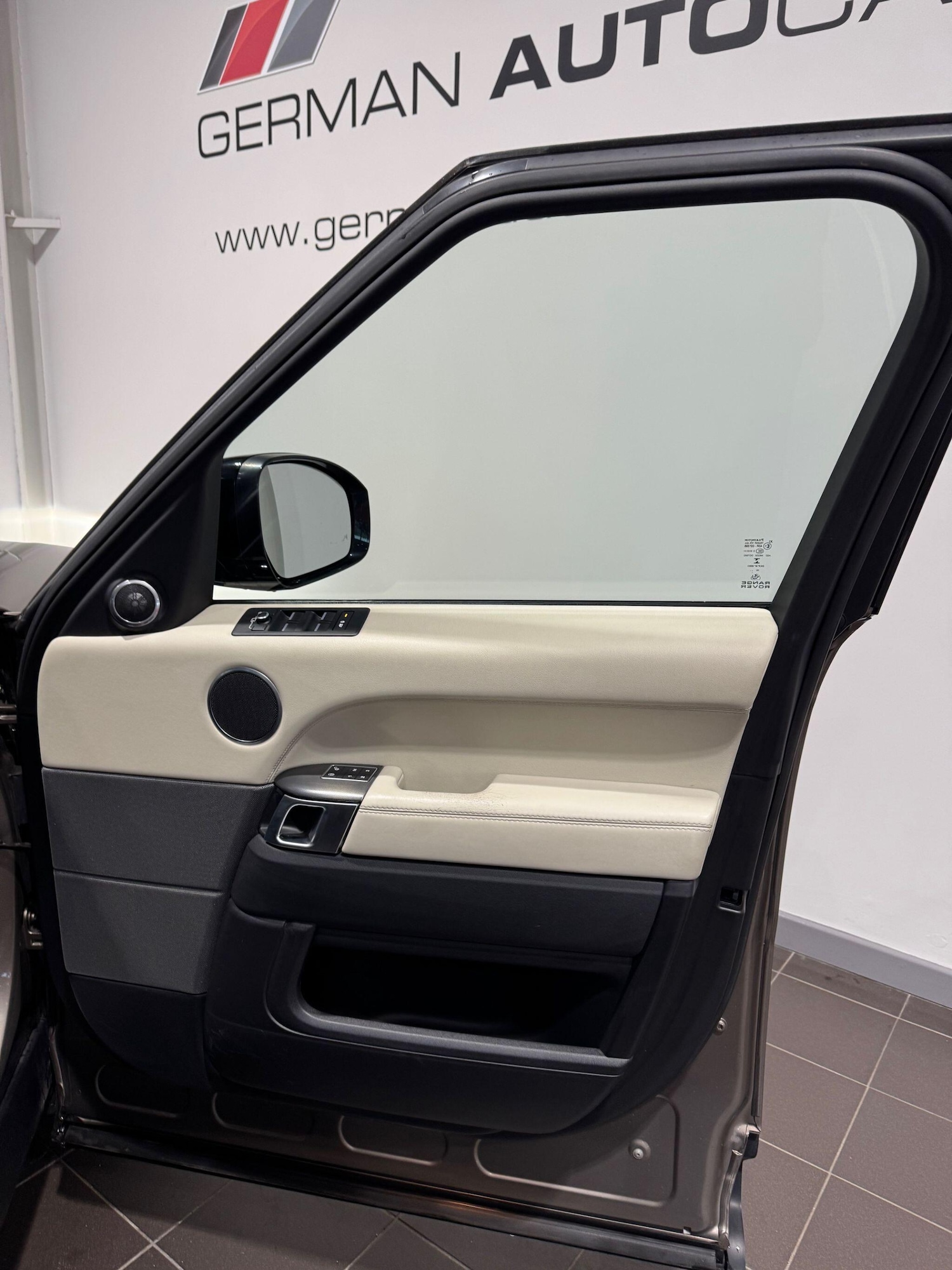 Used Land Rover Range Rover Sport 2017 for sale - 76865660: Photo 28