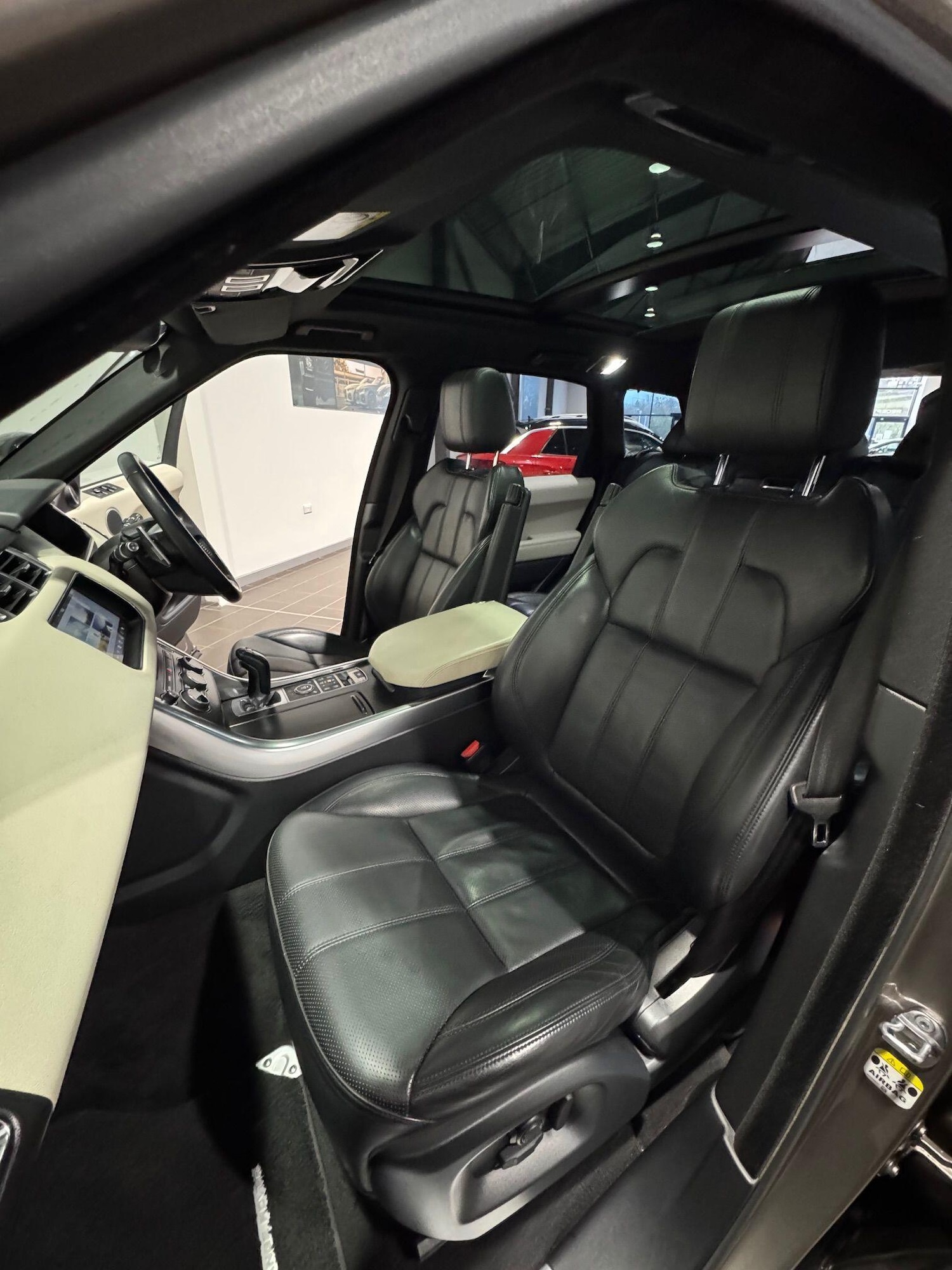 Used Land Rover Range Rover Sport 2017 for sale - 76865660: Photo 41