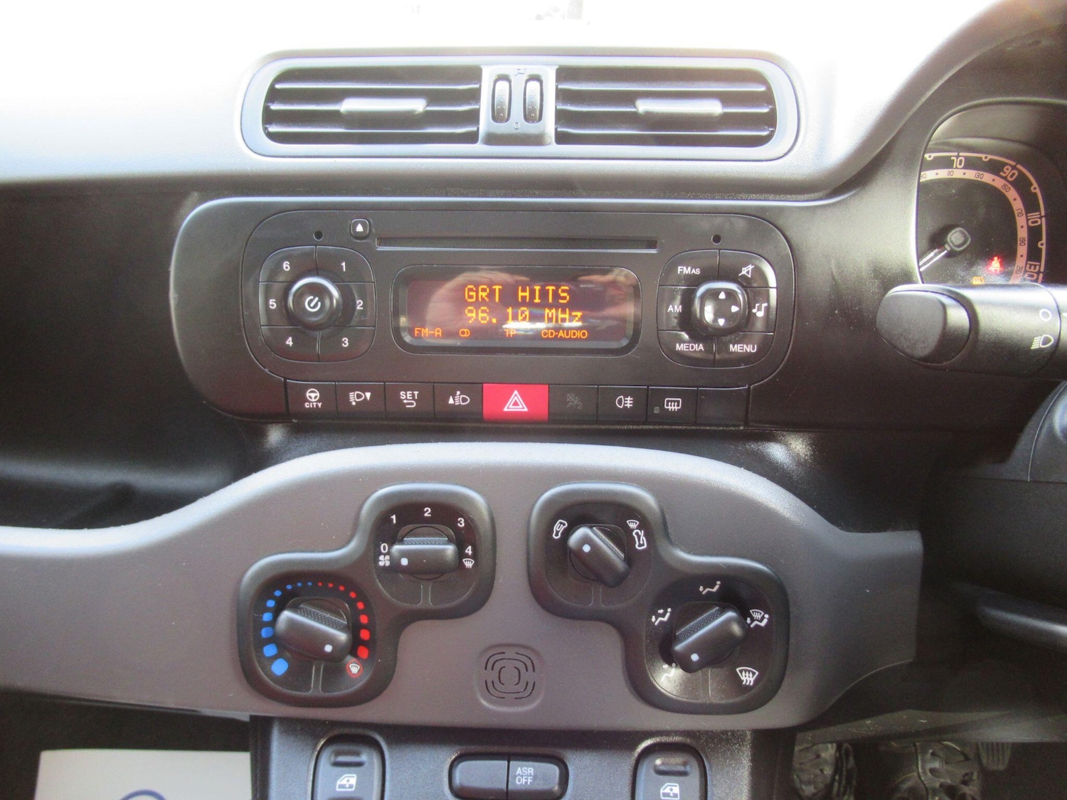 Used Fiat Panda 2015 for sale - 76988189: Photo 27