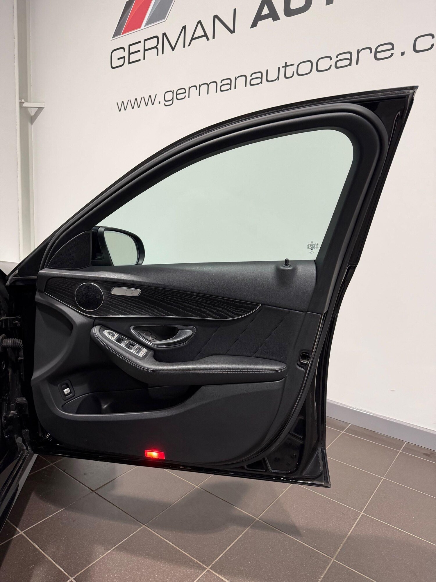 Used Mercedes-Benz C Class 2017 for sale - 77612055: Photo 23