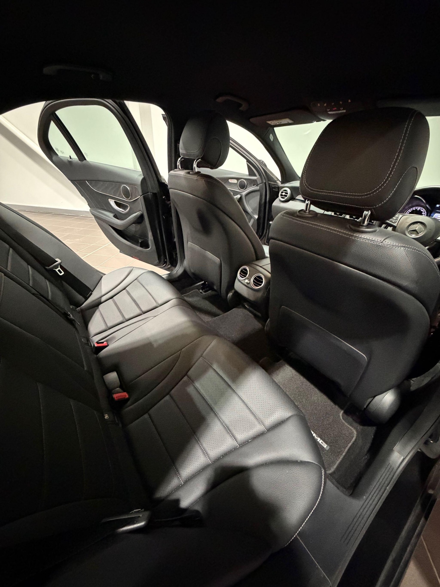 Used Mercedes-Benz C Class 2017 for sale - 77612055: Photo 36