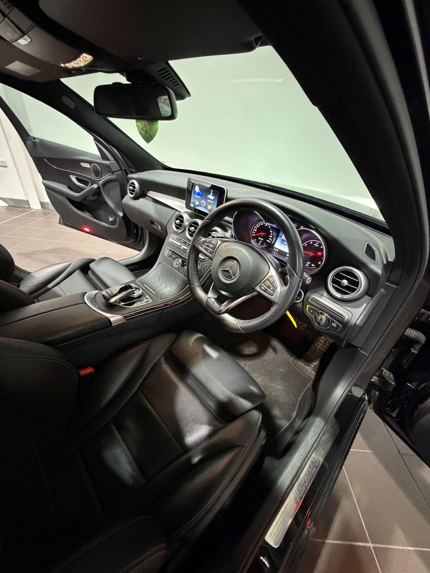 Used Mercedes-Benz C Class 2017 for sale - 77612055: Photo 9