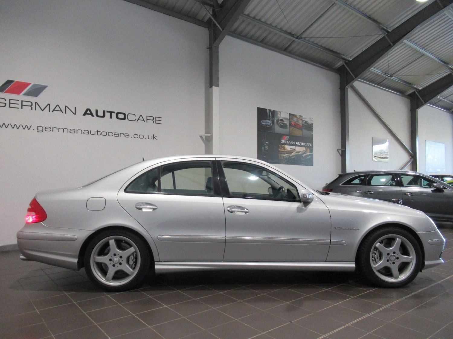 Used Mercedes-Benz E Class 2015 for sale - 76976718: Photo 3