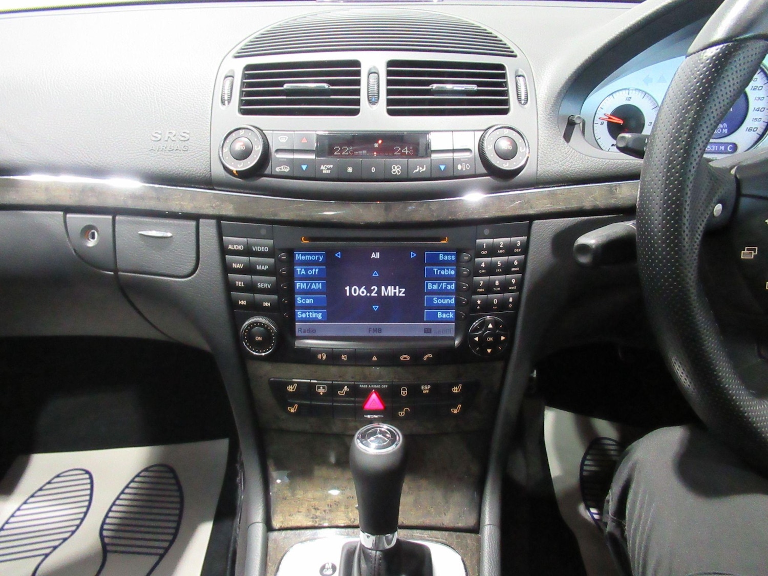 Used Mercedes-Benz E Class 2015 for sale - 76976718: Photo 44