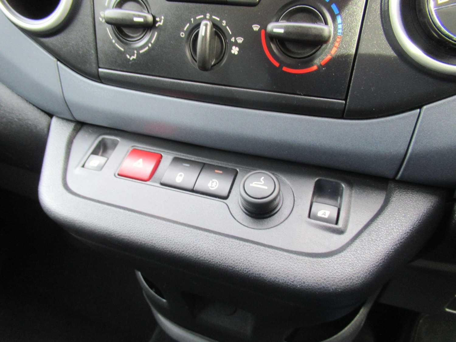 Used Peugeot Partner Tepee 2013 for sale - 77958128: Photo 31