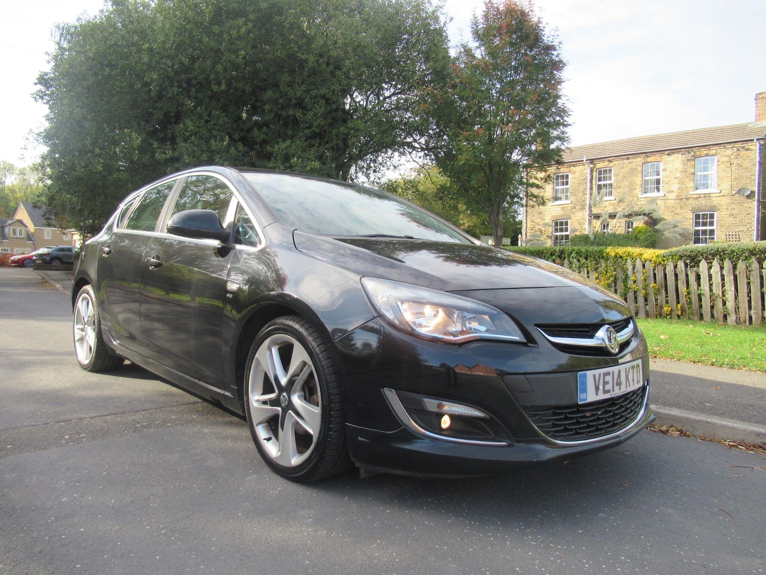 Used Vauxhall Astra for sale - 76995978: Photo 2