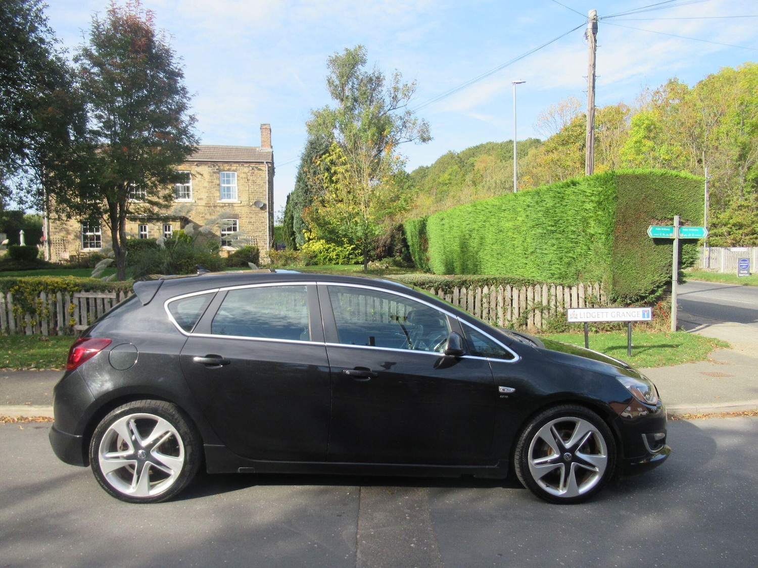 Used Vauxhall Astra for sale - 76995978: Photo 3