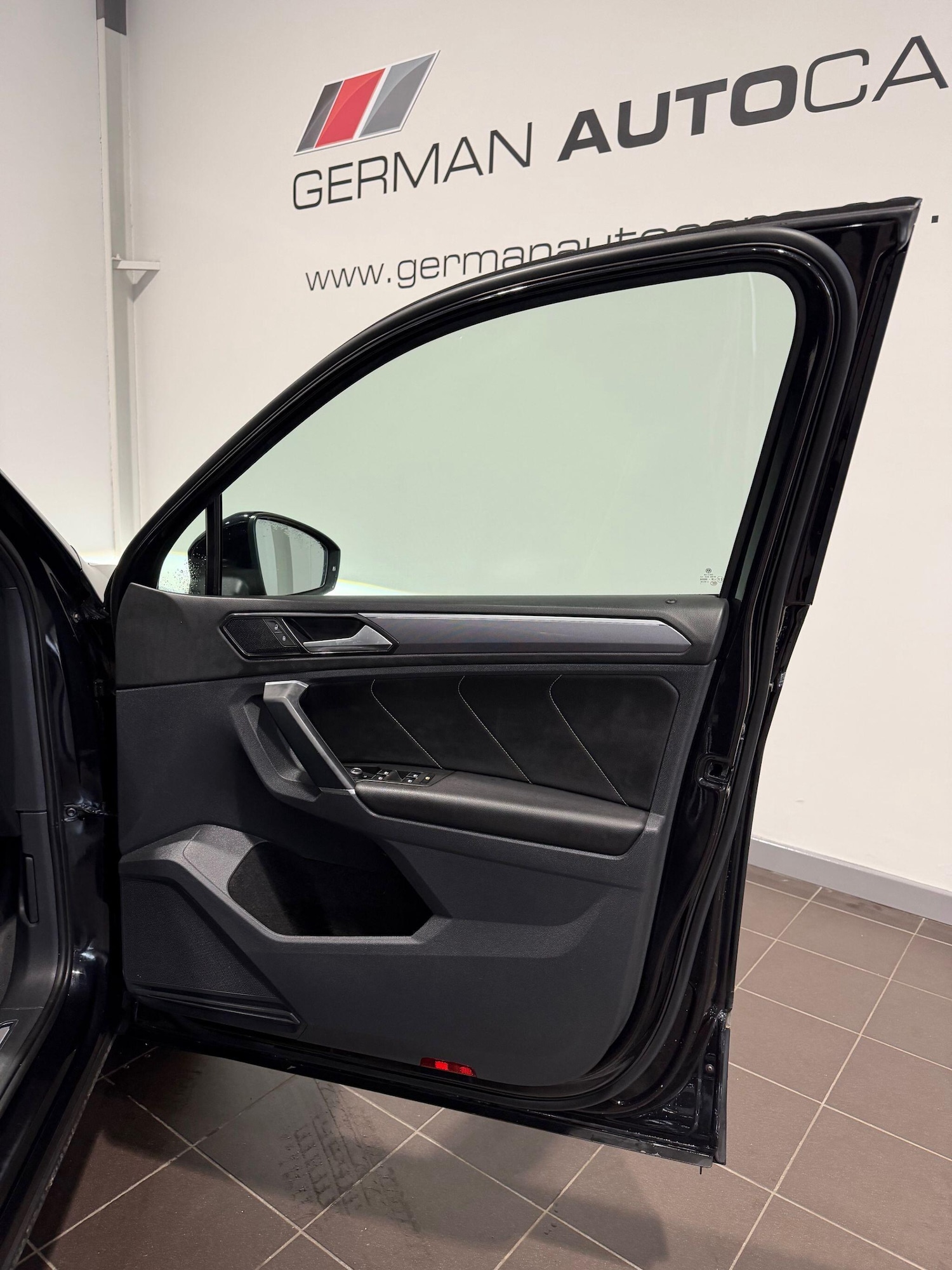 Used Volkswagen Tiguan for sale - 77705517: Photo 24