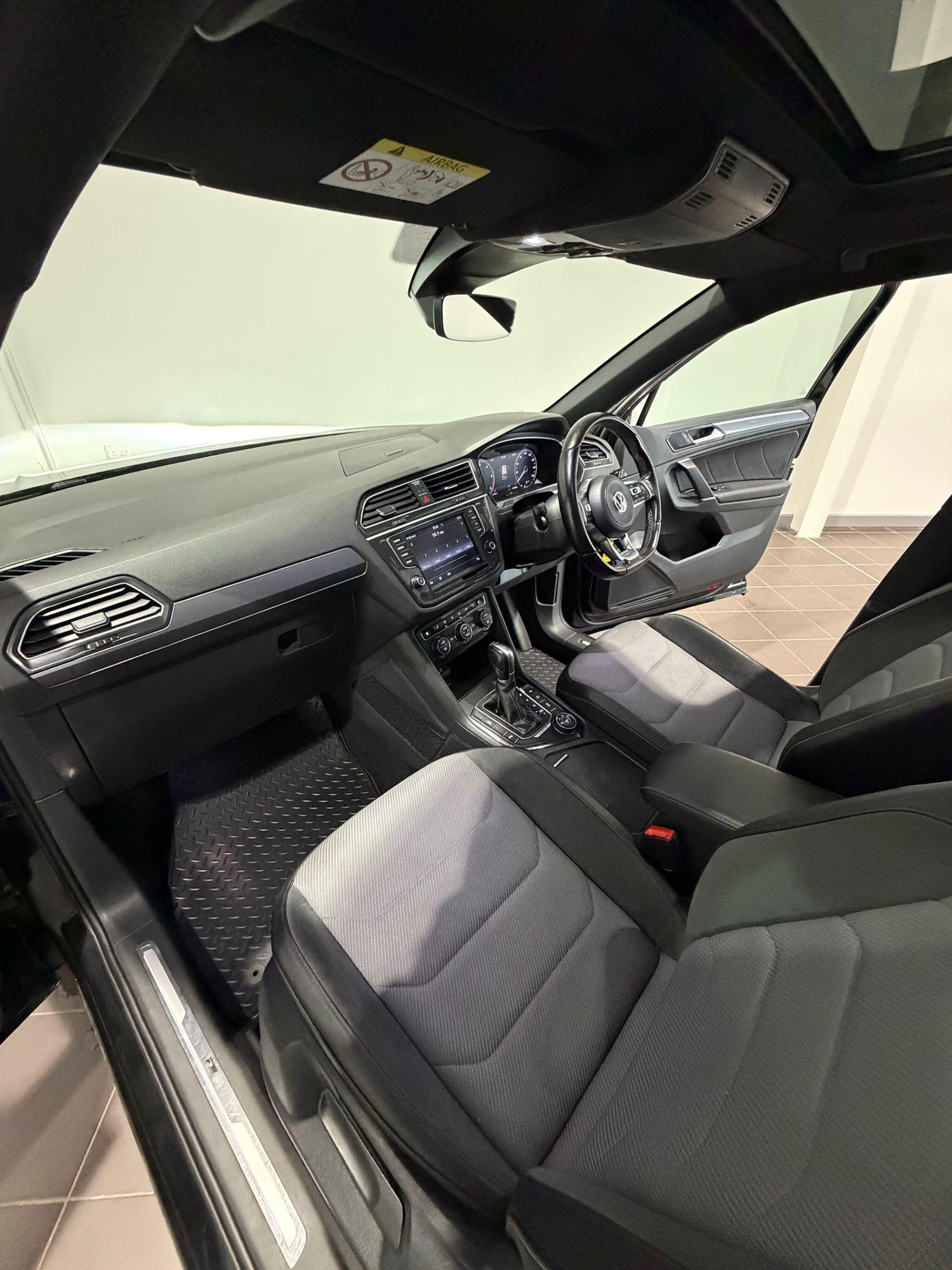 Used Volkswagen Tiguan for sale - 77705517: Photo 36