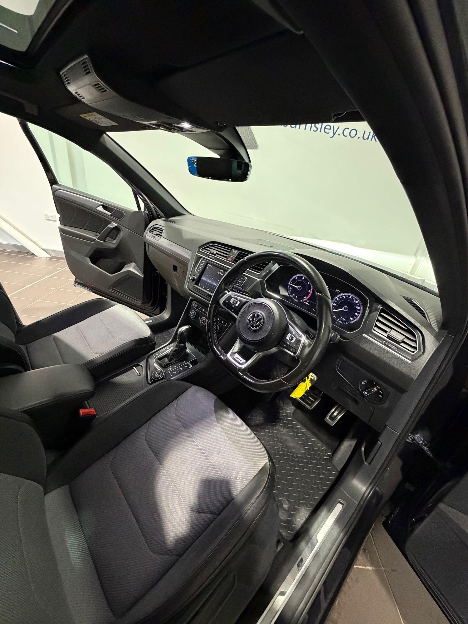 Used Volkswagen Tiguan for sale - 77705517: Photo 9