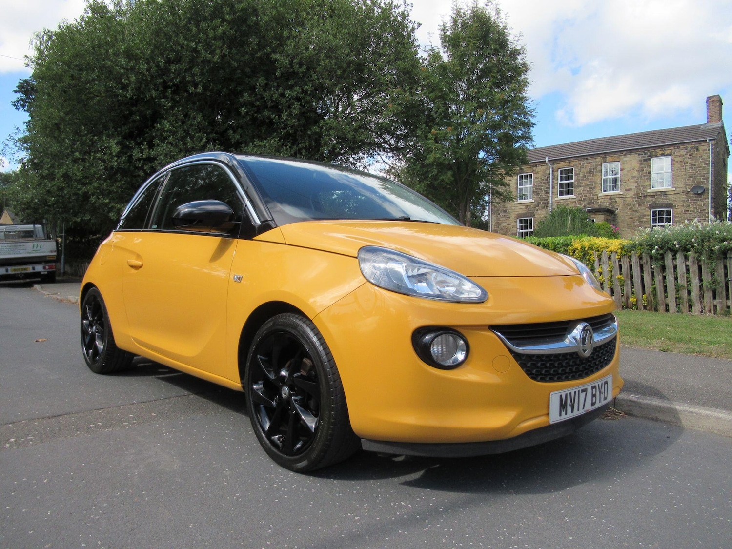 Used Vauxhall ADAM 2017 for sale - 75578163: Photo 2