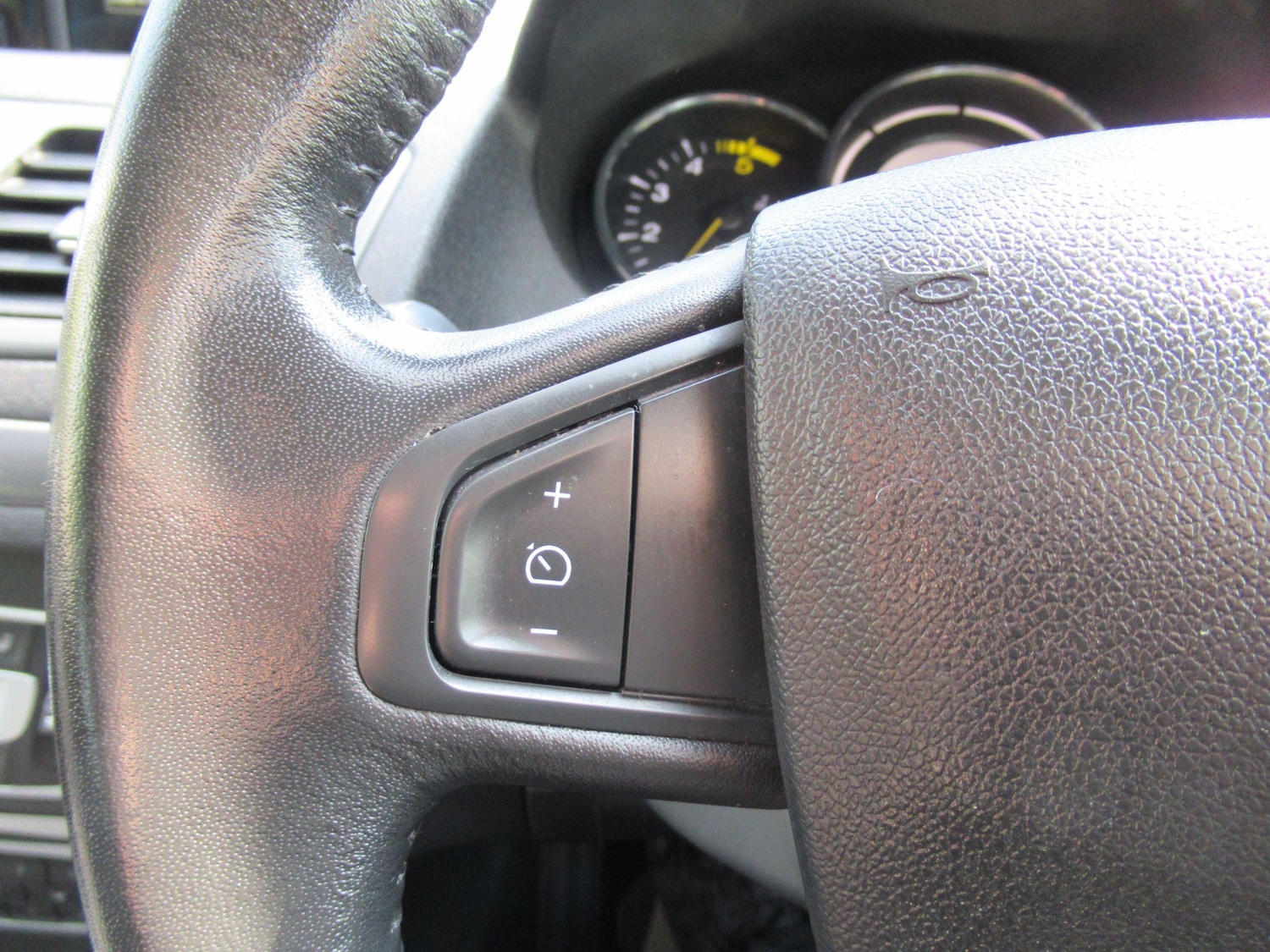 Used Renault Megane 2015 for sale - 76715561: Photo 24