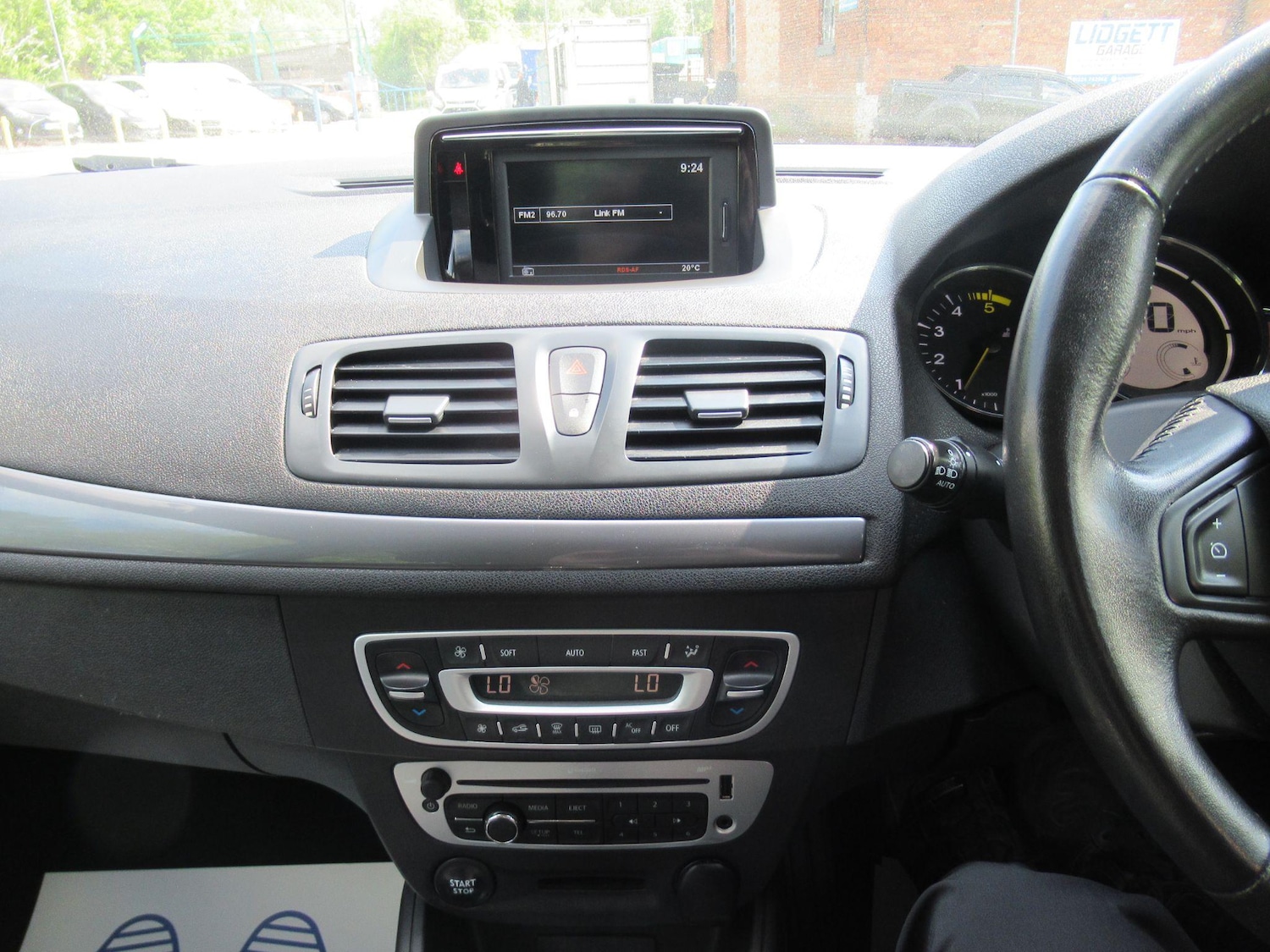 Used Renault Megane 2015 for sale - 76715561: Photo 28