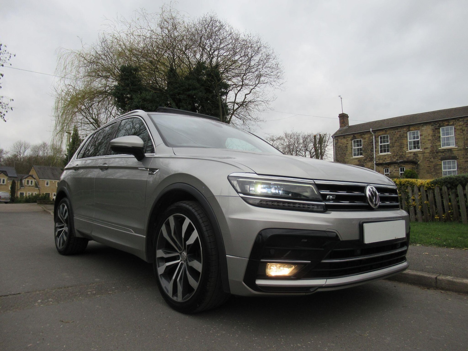 Used Volkswagen Tiguan 2018 for sale - 77840970: Photo 2
