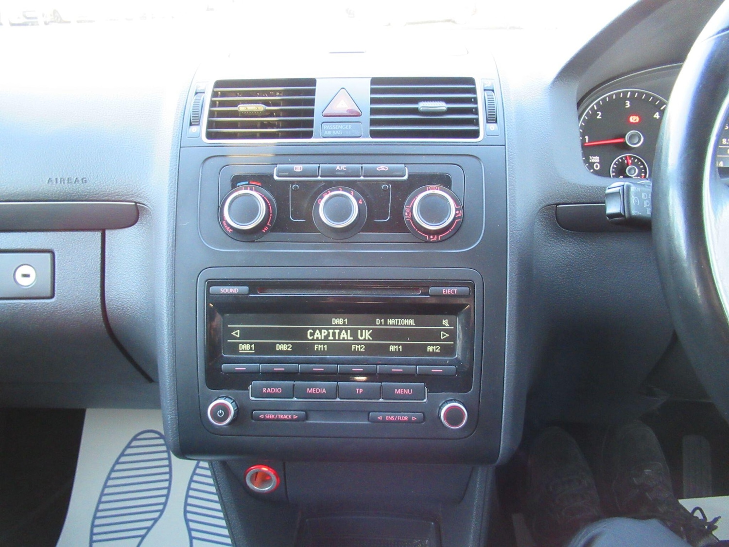 Used Volkswagen Touran 2014 for sale - 77793419: Photo 31