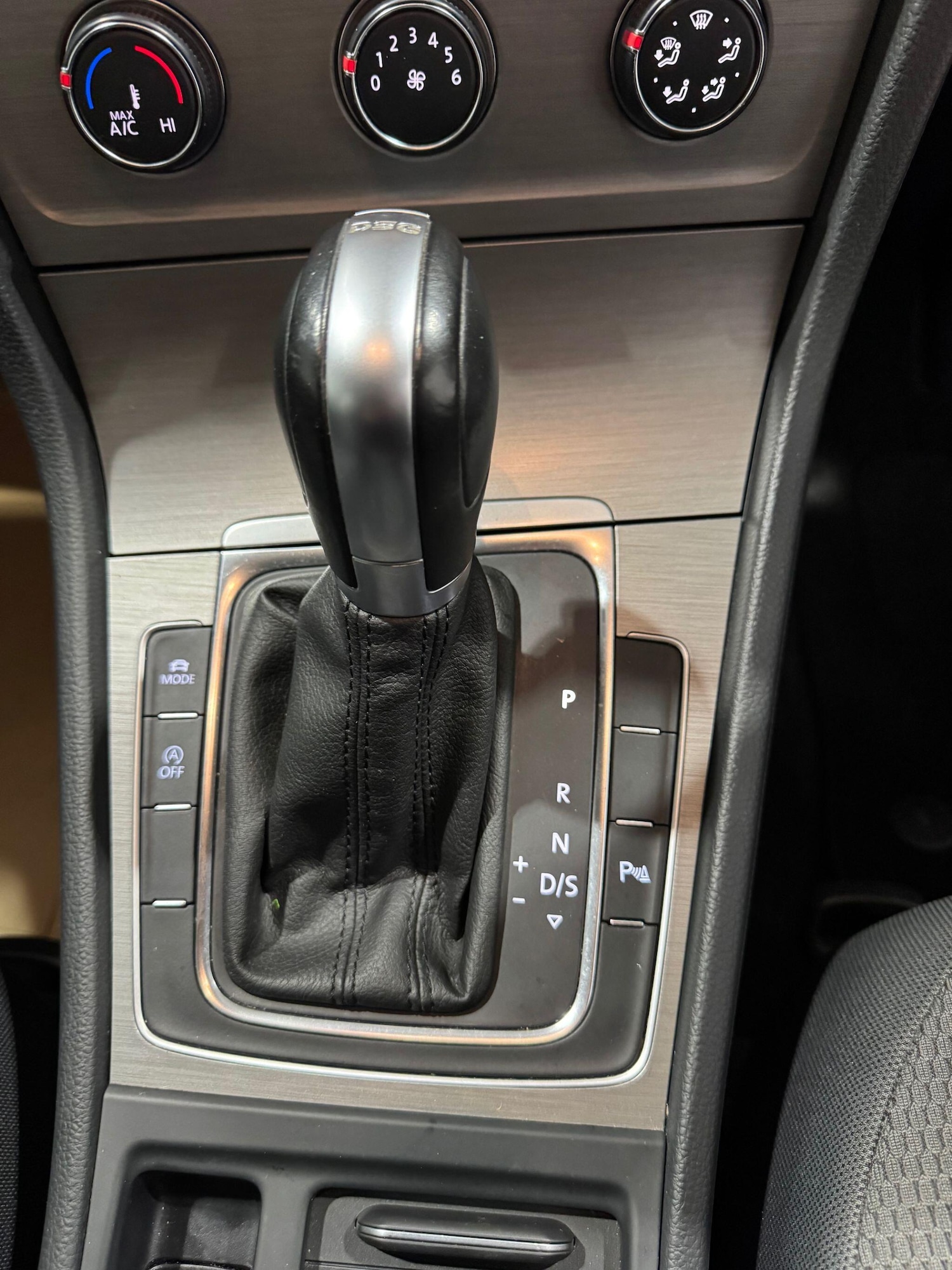 Used Volkswagen Golf 2017 for sale - 76865834: Photo 10