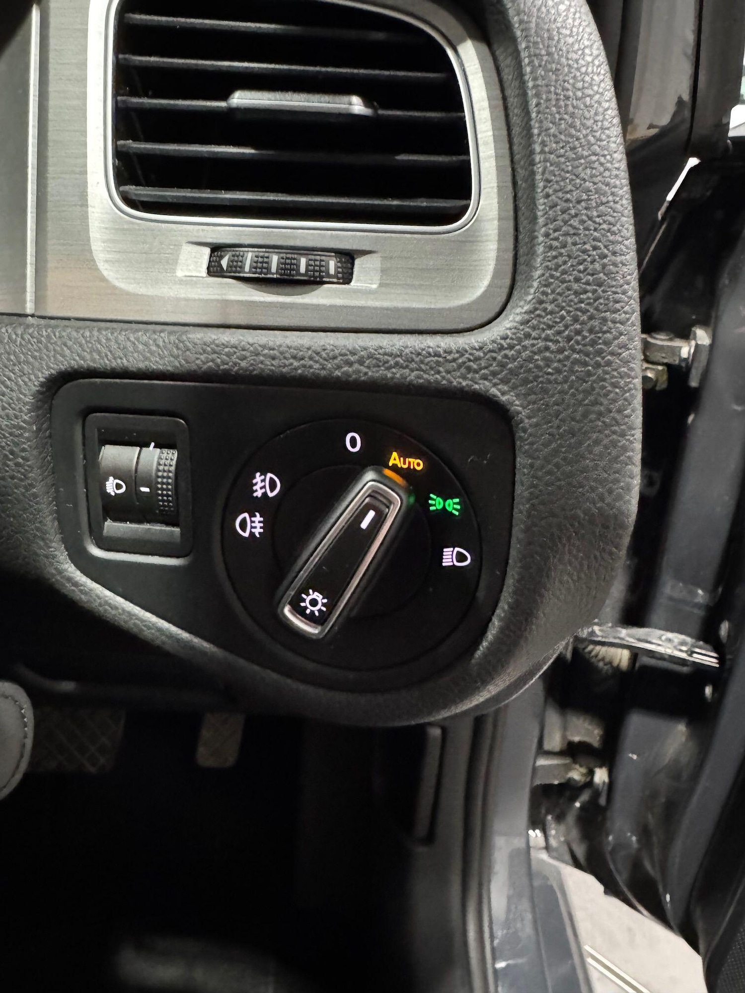 Used Volkswagen Golf 2017 for sale - 76865834: Photo 17